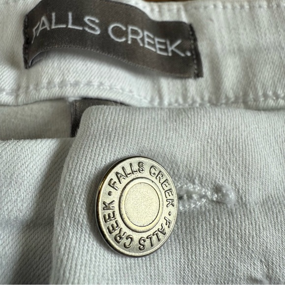 Falls Creek Women’s white Jeans size 16 stretch - Picture 5 of 9